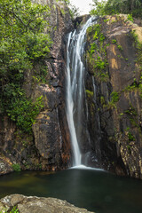 Obraz premium Cachoeira na cidade Cavalcante, Estado de Goiás, Brasil, região da chapada dos veadeiros