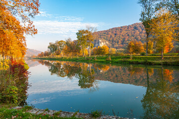 Diagonale Herbstreflektion