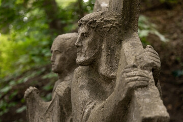 Figura, twarzy Chrystusa niosącego krzyż