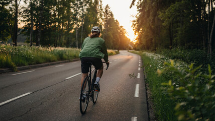 Obraz premium cruising down the bike lane with ease and comfort