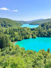 Obraz premium Blue Lakes of Plitvice on a Sunny Summer Day