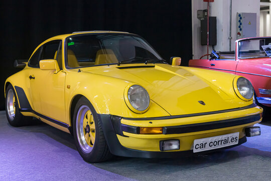 Porsche 930 Turbo at Automobile Barcelona 2025