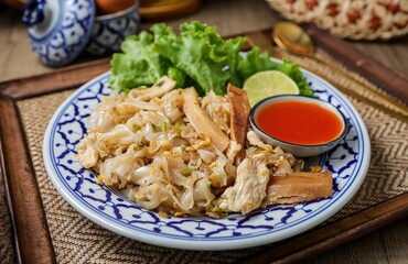 Stir fried Rice Noodles with Chicken