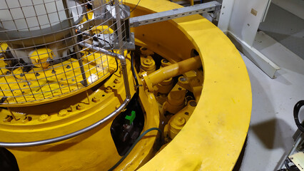 The wicket gates of a turbine in a hydro plant © Kavindu