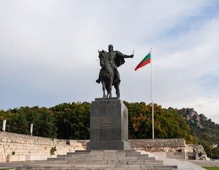 Obraz premium Monument to the Liberator King in Pleven Bulgaria showcasing historical significance