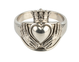  Detailed Close-Up of Traditional Irish Claddagh Ring with Heart and Hands, isolated on a transparent background
