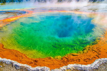 hot springs yellowstone national park