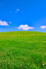草原と大空（北海道・美瑛町）