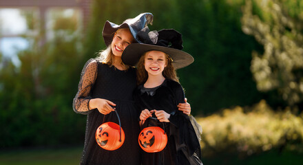 children celebrating Halloween
