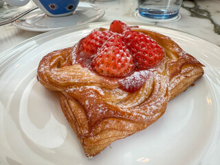 Puff pastry strawberry tart 