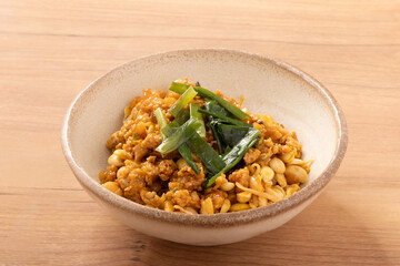 ニラと豆もやし　坦々味噌あえ