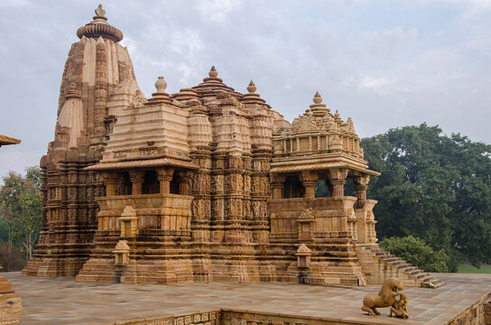 Devi Jagadamba or Devi Jagadambika temple, built by the rulers of the Chandella dynasty between the 10th and the 12th centuries, Khajuraho, Madhya Pradesh, India. UNESCO World Heritage site.