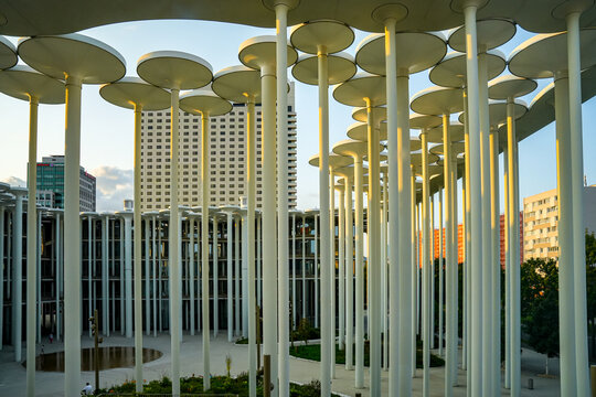 Column-like steel construction, also known as "stone palms". Architectural part of the headquarters of the S&auml;chsische Aufbaubank (SAB) in Leipzig