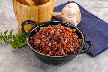 Red steamed rubine rice garnish