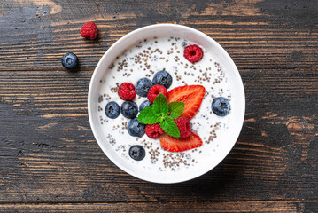 Overnight chia bowl with yogurt and fresh berries