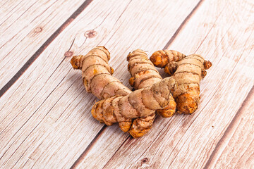Fresh raw asian tumeric roots