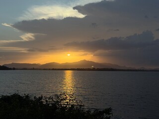 Obraz premium sunset over the Lake