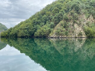 Fototapeta premium lake Komani 