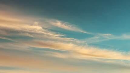 Obraz premium Sunset sky, wispy clouds, tranquil scene, outdoor background, nature photography