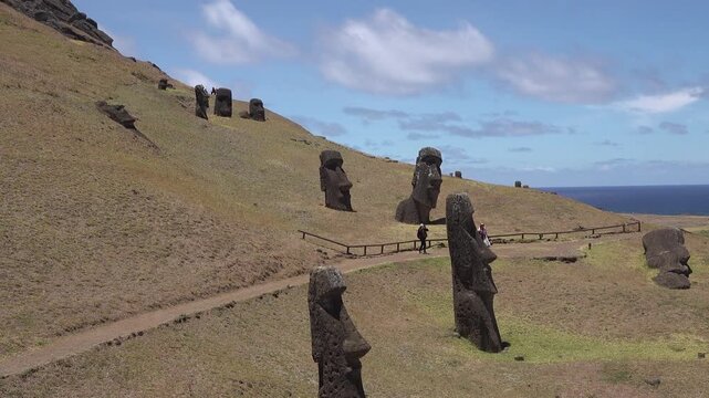 Mysteries of Rapa Nui&rsquo;s Moai