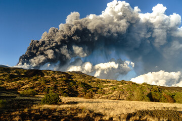 Smoke column from the crater