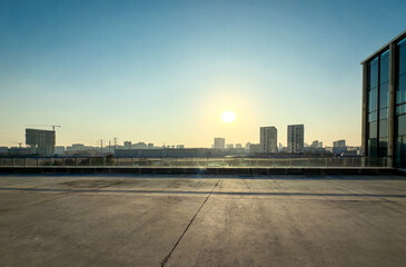 Fototapeta premium Serene Urban Sunset: Capturing Tranquility in Contemporary Cityscape