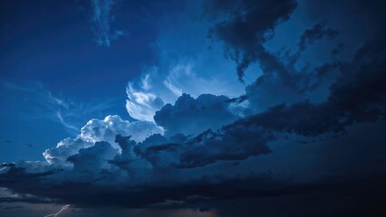 Naklejka premium Stormy atmosphere showcasing swirling grey and white clouds illuminated by flashes of lightning