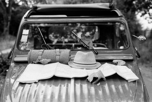 Old car travel setting