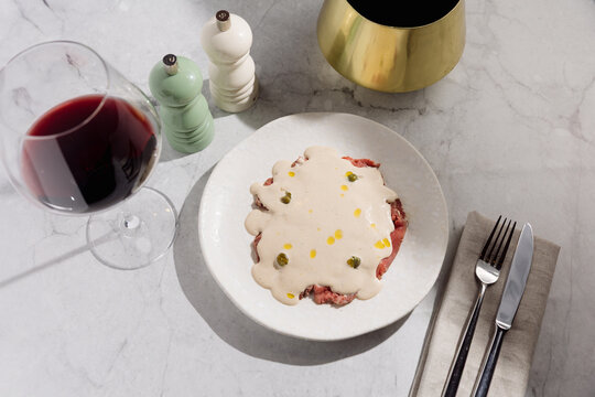 Veal with creamy sauce and capers