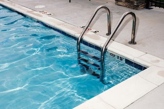Swimming Pool Corner with Ladder