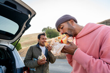 eating on the go traveling