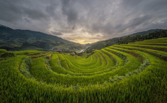 Sunset Over the Rice Terraces of M&ugrave; Cang Chải, Vietnam