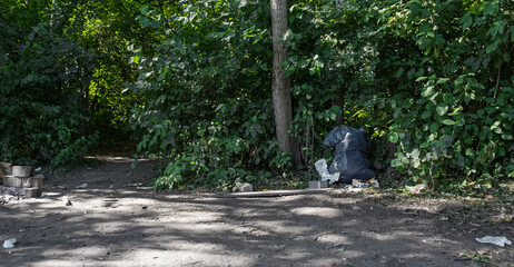 Illegale Müllentsorgung in der Natur