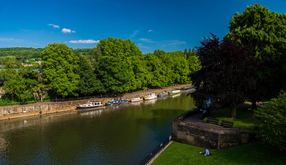 Fototapeta premium Pulteney Bridge and River Avon in Bath England UK