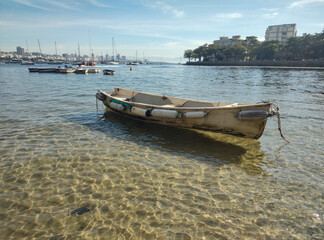 Urca neighborhood city vacation life fun beautiful nature sea ocean beach sand wave water blue sky landscape background boat dinghy kayak sailboat ship jet ski anchorage deck bay parking close transpa