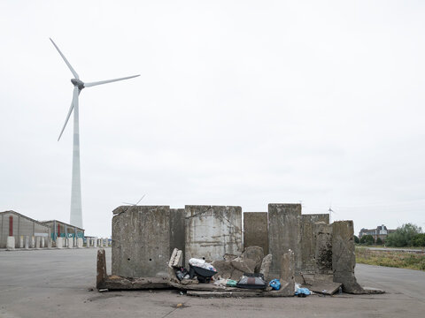 wind turbine and garbage