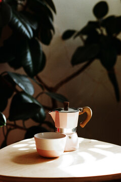 Geyser coffee maker ob a table