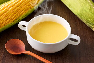 コーンスープと新鮮なとうもろこし　Corn Soup and Fresh Sweet Corn