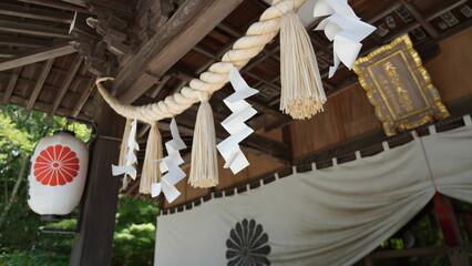 神社のしめ縄