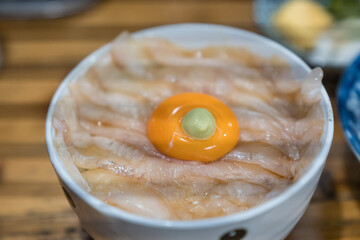 ヒラメの漬け丼