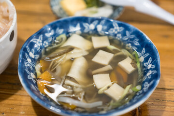 八戸の郷土料理、せんべい汁