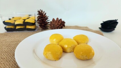 Pineapple Tart Cake, In Indonesia this cake is called nastar because the cake filling is pineapple jam, a popular pastry in Indonesia during the Eid al-Fitr and Christmas celebrations.
