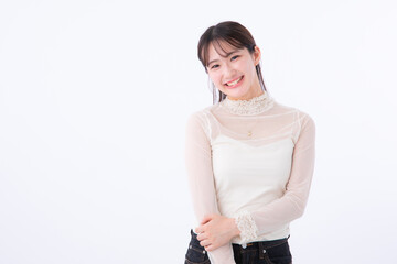 笑顔の若い女性