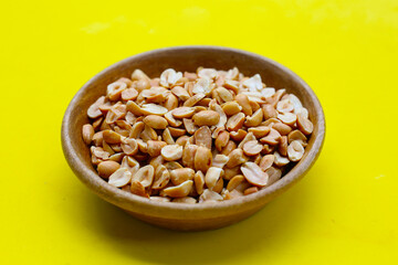 Roasted peanuts for snacking, or used as toppings for various dishes.