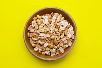 Roasted peanuts for snacking, or used as toppings for various dishes.