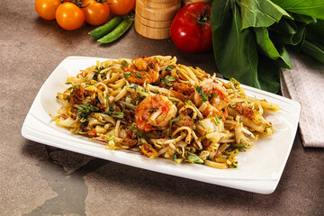 Pad Thai - noodles with prawn