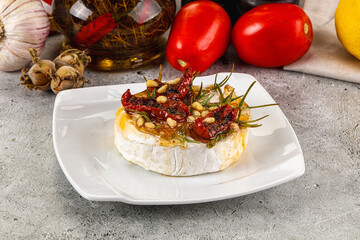 Baked camembert cheese with honey