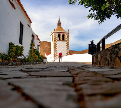 Tourist visiting the village of Betancuria, Canay Islands