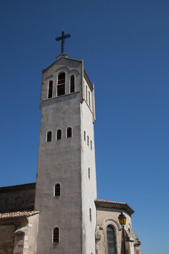 La haute &eacute;glise de Saint Gervais sur Roubion (Dr&ocirc;me)