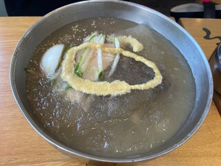 물냉면